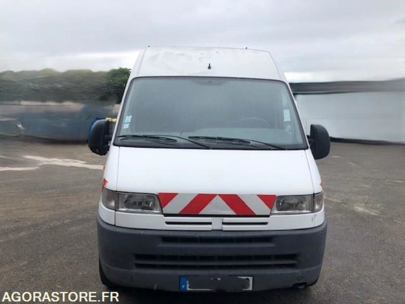 Véhicule PEUGEOT BOXER 2001 NON ROULANT EN L'ETAT - Kleine bestelwagen: afbeelding 5 Véhicule PEUGEOT BOXER 2001 NON ROULANT EN L'ETAT - Kleine bestelwagen: afbeelding 5