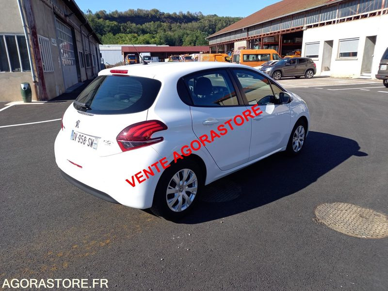 Vends Peugeot 208 essence - Personenwagen: afbeelding 5 Vends Peugeot 208 essence - Personenwagen: afbeelding 5