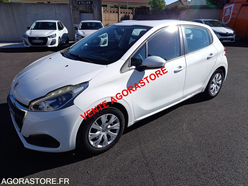 Vends Peugeot 208 essence - Personenwagen: afbeelding 1 Vends Peugeot 208 essence - Personenwagen: afbeelding 1
