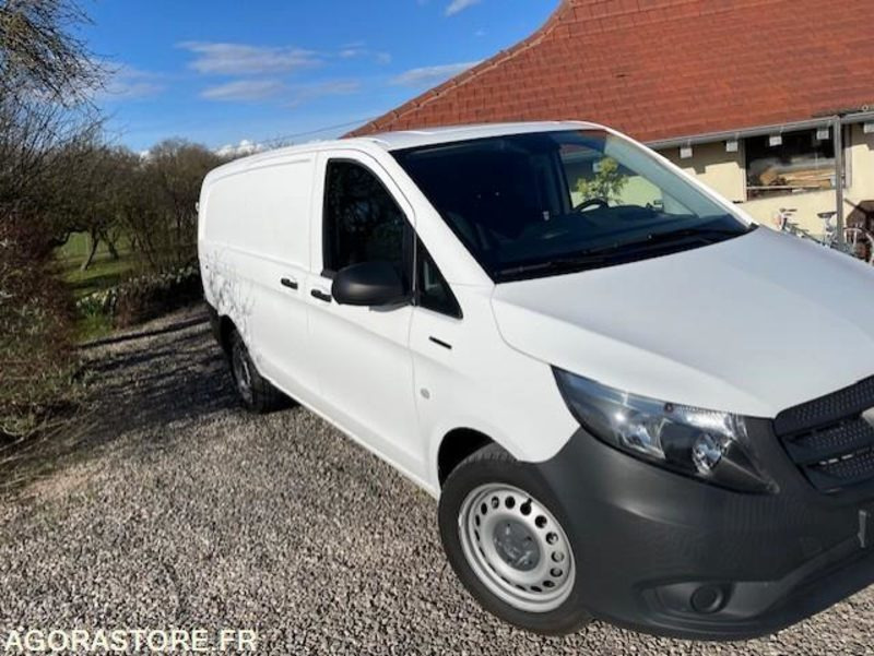 Vito Electrique comme neuf + double chargeurs - Gesloten bestelwagen: afbeelding 1 Vito Electrique comme neuf + double chargeurs - Gesloten bestelwagen: afbeelding 1