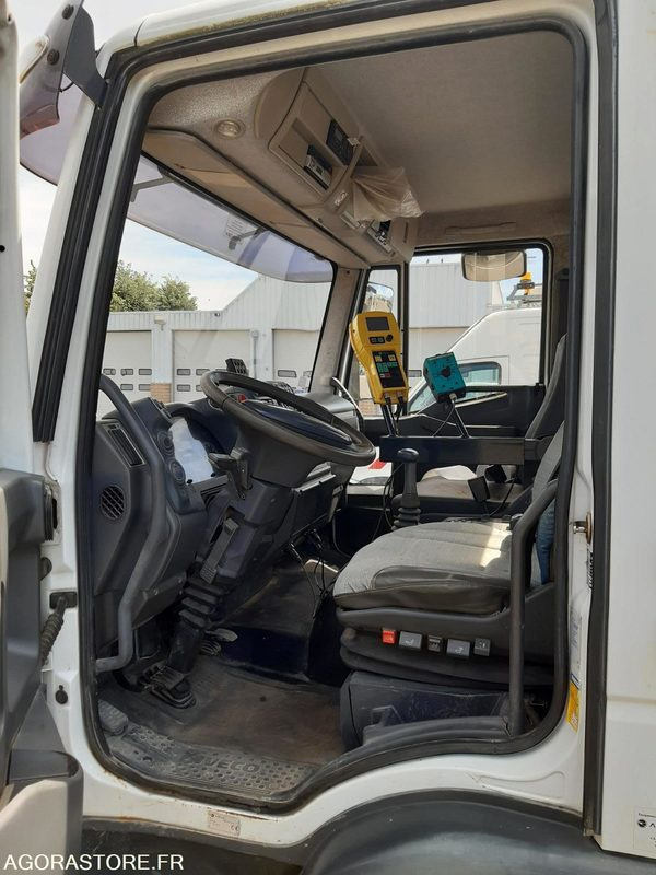 CAMION IVECO PL - Vrachtwagen: afbeelding 1 CAMION IVECO PL - Vrachtwagen: afbeelding 1