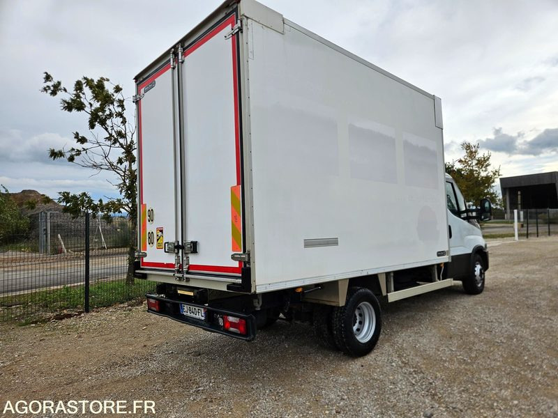 IVECO DAILY 72C21 PORTE VIANDE FRIGORIFIQUE - 2017 - Vrachtwagen: afbeelding 2 IVECO DAILY 72C21 PORTE VIANDE FRIGORIFIQUE - 2017 - Vrachtwagen: afbeelding 2