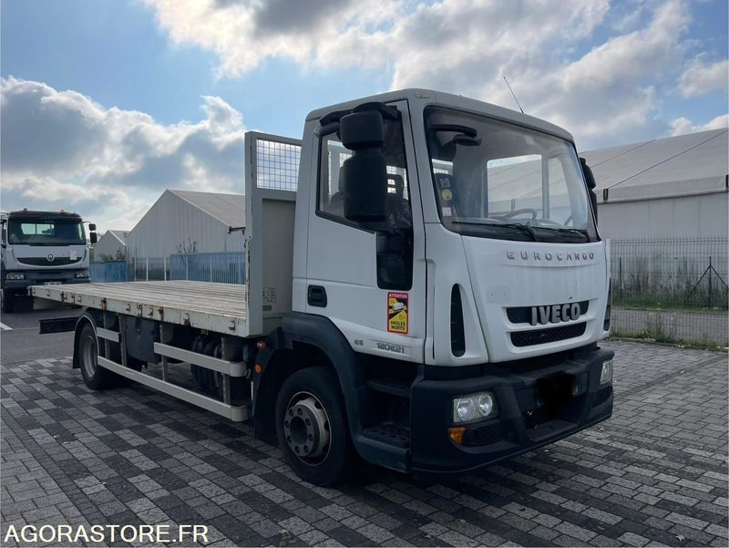 IVECO EUROCARGO PLATEAU - 2015 - 295 000KM - Vrachtwagen: afbeelding 1 IVECO EUROCARGO PLATEAU - 2015 - 295 000KM - Vrachtwagen: afbeelding 1