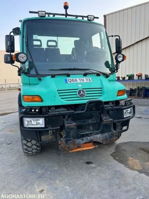 MERCEDES UNIMOG U300C VERSION COMMUNALE 2000 97652 KM - Vrachtwagen: afbeelding 1 MERCEDES UNIMOG U300C VERSION COMMUNALE 2000 97652 KM - Vrachtwagen: afbeelding 1