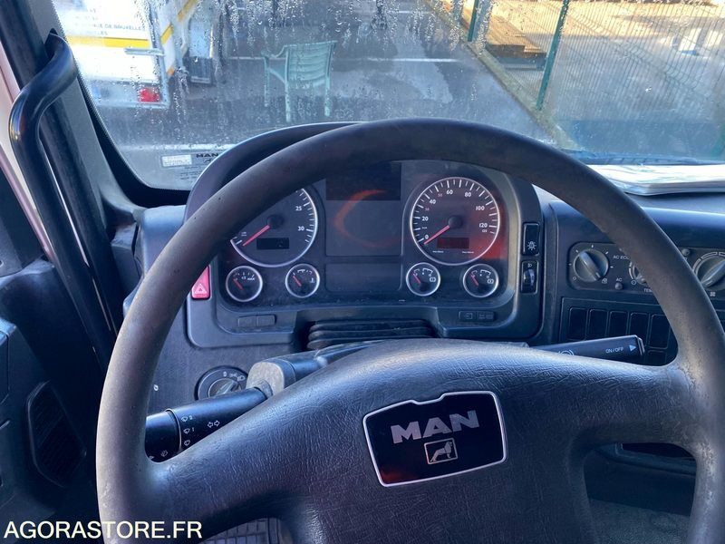 PORTEUR MAN TGM AUTO ECOLE - 2010 - 230000 Kms - Vrachtwagen: afbeelding 4 PORTEUR MAN TGM AUTO ECOLE - 2010 - 230000 Kms - Vrachtwagen: afbeelding 4