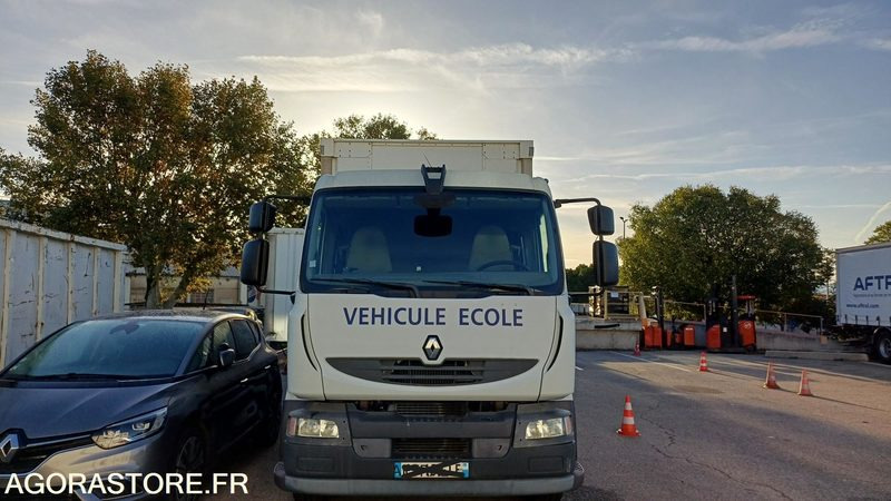 Porteur MIDLUM 270DXI - 2013 - 375360 Kms (3888/CZ-155-LE) - Vrachtwagen: afbeelding 1 Porteur MIDLUM 270DXI - 2013 - 375360 Kms (3888/CZ-155-LE) - Vrachtwagen: afbeelding 1