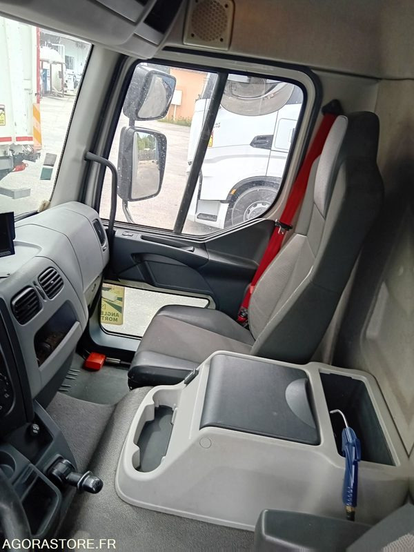 RENAULT - D MED 210 DTI5 - 2014 / 681575 KM (2537) - Vrachtwagen: afbeelding 5 RENAULT - D MED 210 DTI5 - 2014 / 681575 KM (2537) - Vrachtwagen: afbeelding 5