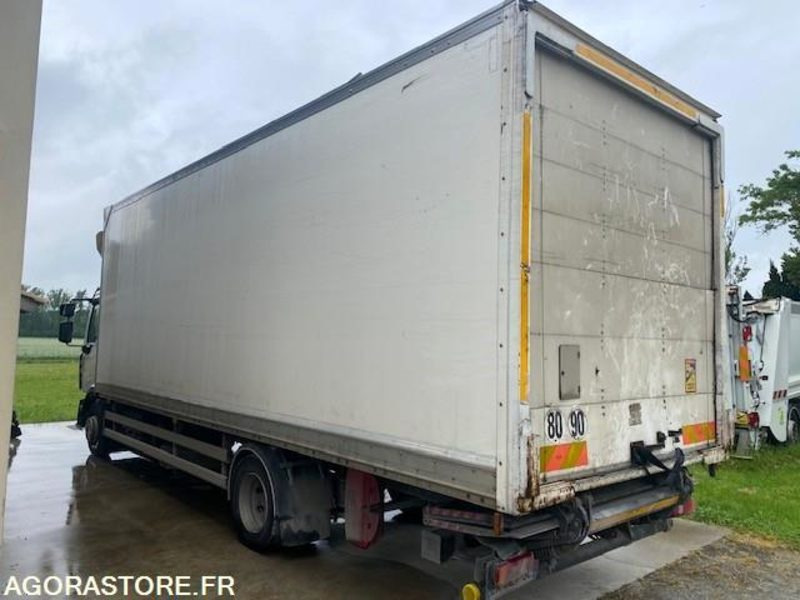 RENAULT FOURGON HAYON D12 - Vrachtwagen: afbeelding 5 RENAULT FOURGON HAYON D12 - Vrachtwagen: afbeelding 5