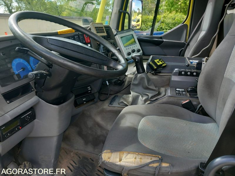 Vrachtwagen RENAULT KERAX 370 DCI + SALEUSE EUROPE SERVICE + LAME ARVEL KR0207 SE1207 LA0912: afbeelding 14
