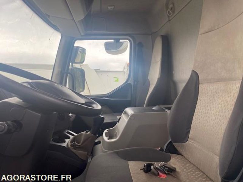 RENAULT MIDLUM 180 DXIFOURGON HAYON 260000 KM - Vrachtwagen: afbeelding 5 RENAULT MIDLUM 180 DXIFOURGON HAYON 260000 KM - Vrachtwagen: afbeelding 5
