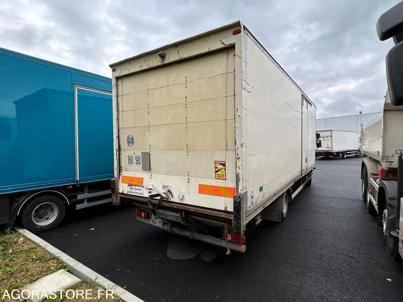 RENAULT MIDLUM 190DXI 12t - 2009 / 365000 KMS - Vrachtwagen: afbeelding 4 RENAULT MIDLUM 190DXI 12t - 2009 / 365000 KMS - Vrachtwagen: afbeelding 4