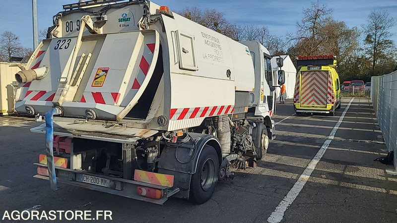 Renault Midlum 200 - 2012 - 149256kms - CH200MM - Vrachtwagen: afbeelding 2 Renault Midlum 200 - 2012 - 149256kms - CH200MM - Vrachtwagen: afbeelding 2