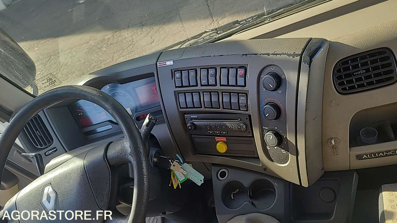 Renault Midlum - 2009 - 89636kms - AC796HH - Vrachtwagen: afbeelding 3 Renault Midlum - 2009 - 89636kms - AC796HH - Vrachtwagen: afbeelding 3