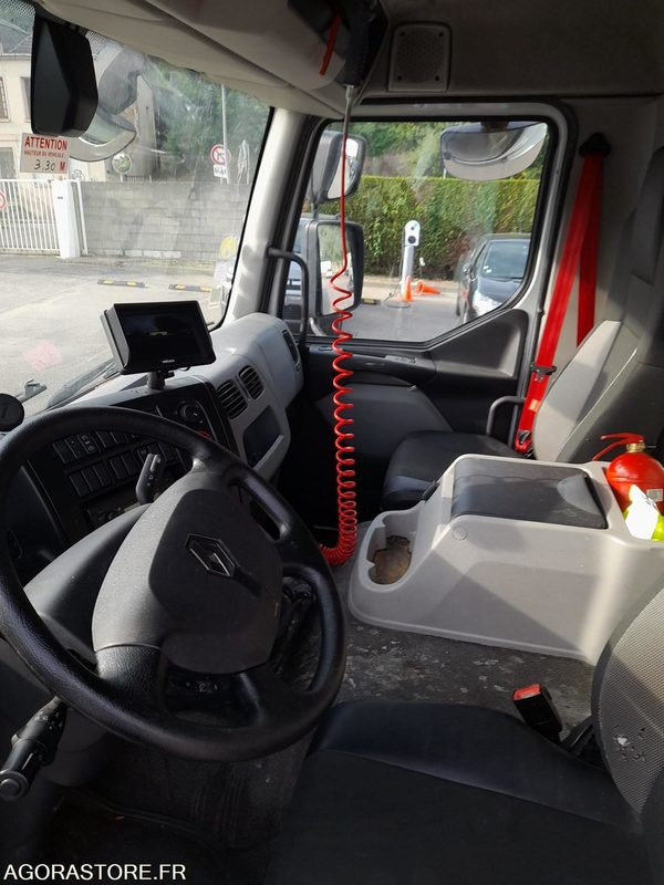 Renault Poids Lourds Type D12 / 387919 Kms / 2017 / EP-912-ML - Vrachtwagen: afbeelding 1 Renault Poids Lourds Type D12 / 387919 Kms / 2017 / EP-912-ML - Vrachtwagen: afbeelding 1