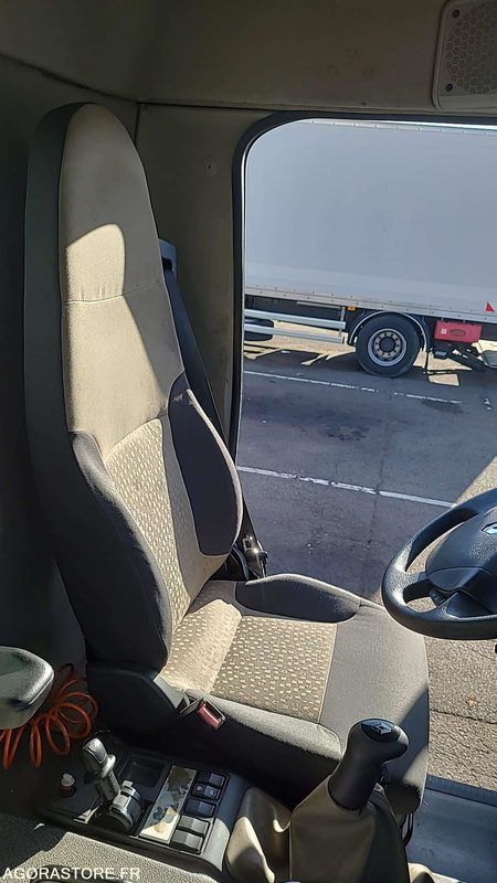 Renault Premium 380 - 2011 - 97052kms - BL645KD - Vrachtwagen: afbeelding 2 Renault Premium 380 - 2011 - 97052kms - BL645KD - Vrachtwagen: afbeelding 2