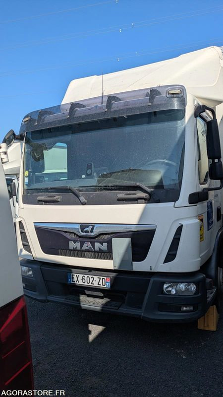 TGL 12.190 Fourgon messagerie + hayon MOTEUR HS - Vrachtwagen: afbeelding 2 TGL 12.190 Fourgon messagerie + hayon MOTEUR HS - Vrachtwagen: afbeelding 2