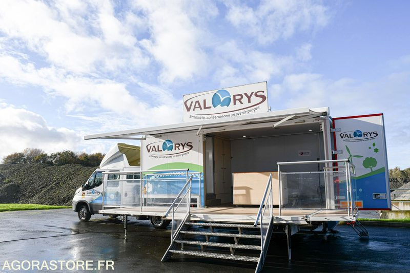 VEHICULE EVENEMENTIEL - CAMION PODIUM IVECO DAILY 6000 kms 2018 - Vrachtwagen: afbeelding 3 VEHICULE EVENEMENTIEL - CAMION PODIUM IVECO DAILY 6000 kms 2018 - Vrachtwagen: afbeelding 3