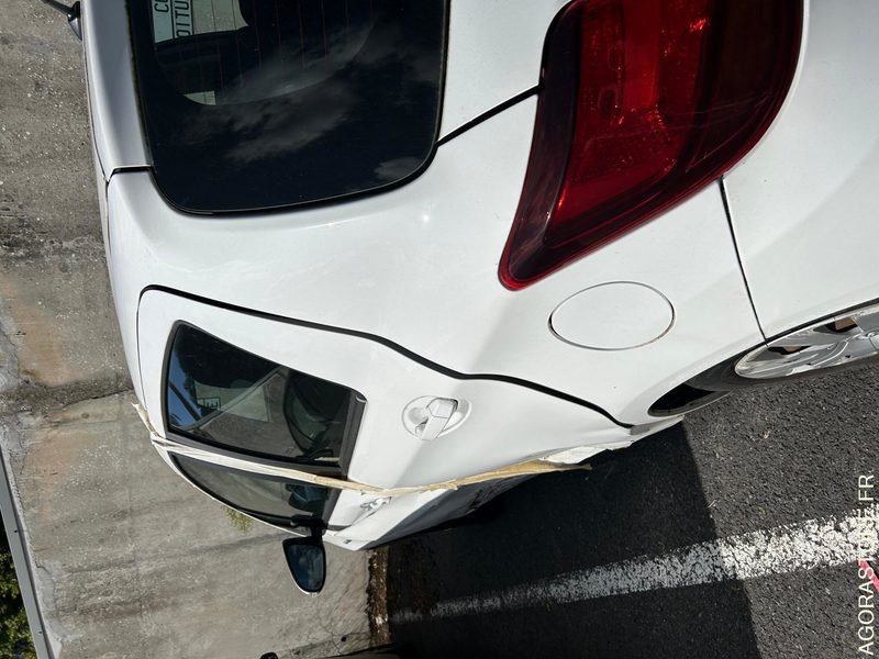 YARIS HYBRIDE AUTOMATIQUE / 2015 / 83416 KMS / NE ROULE PLUS - Personenwagen: afbeelding 4 YARIS HYBRIDE AUTOMATIQUE / 2015 / 83416 KMS / NE ROULE PLUS - Personenwagen: afbeelding 4