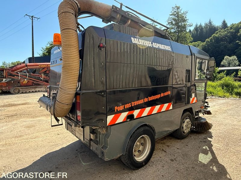 Balayeuse aspiratrice MATHIEUX C 560-2003-6077 Heures - Veegwagen: afbeelding 4 Balayeuse aspiratrice MATHIEUX C 560-2003-6077 Heures - Veegwagen: afbeelding 4