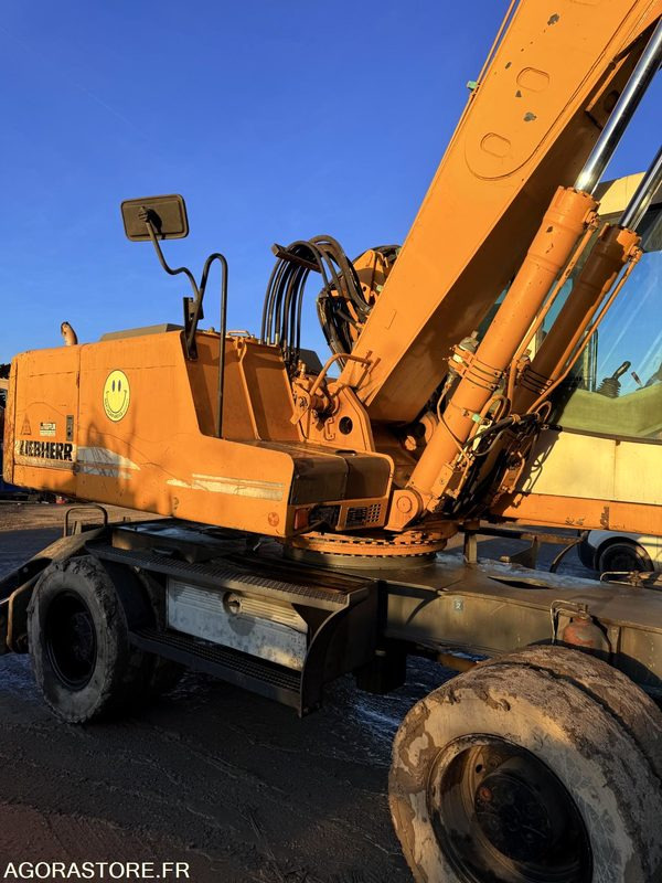 Graafmachine pelle liebherr A914 LITRONIC - 2002 - 20 000 heures ENTRETIEN LIEBHERR: afbeelding 11 Graafmachine pelle liebherr A914 LITRONIC - 2002 - 20 000 heures ENTRETIEN LIEBHERR: afbeelding 11