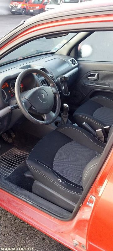 Renault clio 1.5 dci (roulante) - Personenwagen: afbeelding 5 Renault clio 1.5 dci (roulante) - Personenwagen: afbeelding 5