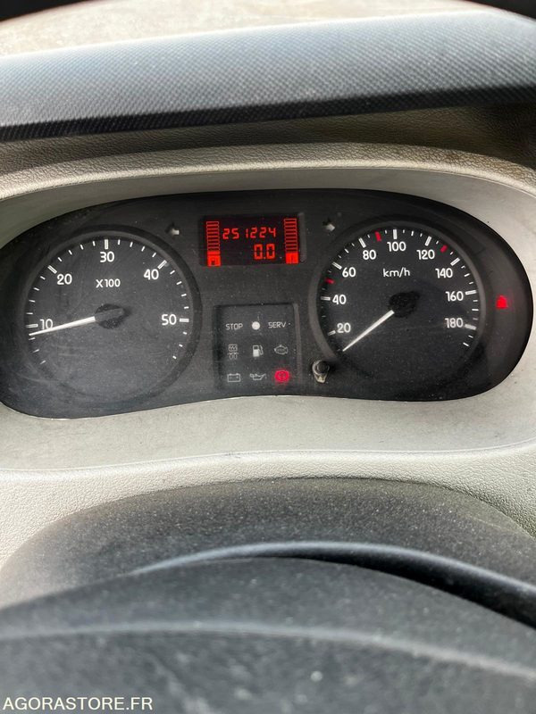 Renault master 2.5 dci 2004 251000km - Gesloten bestelwagen: afbeelding 3 Renault master 2.5 dci 2004 251000km - Gesloten bestelwagen: afbeelding 3