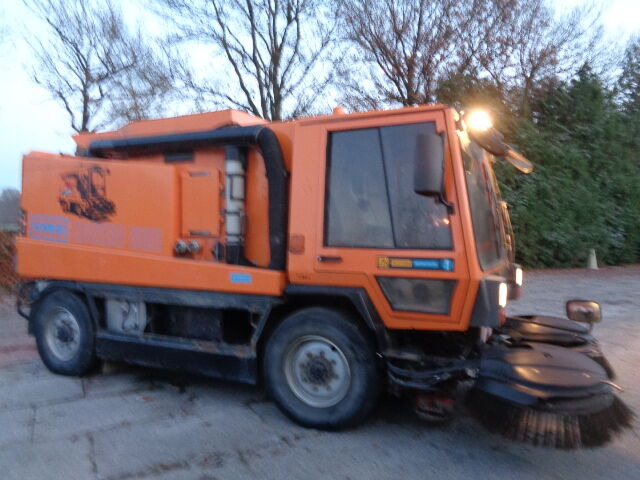 Schmidt Metro 500 4x2 - Veegwagen: afbeelding 2 Schmidt Metro 500 4x2 - Veegwagen: afbeelding 2