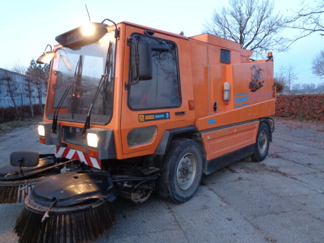 Schmidt Metro 500 4x2 - Veegwagen: afbeelding 4 Schmidt Metro 500 4x2 - Veegwagen: afbeelding 4