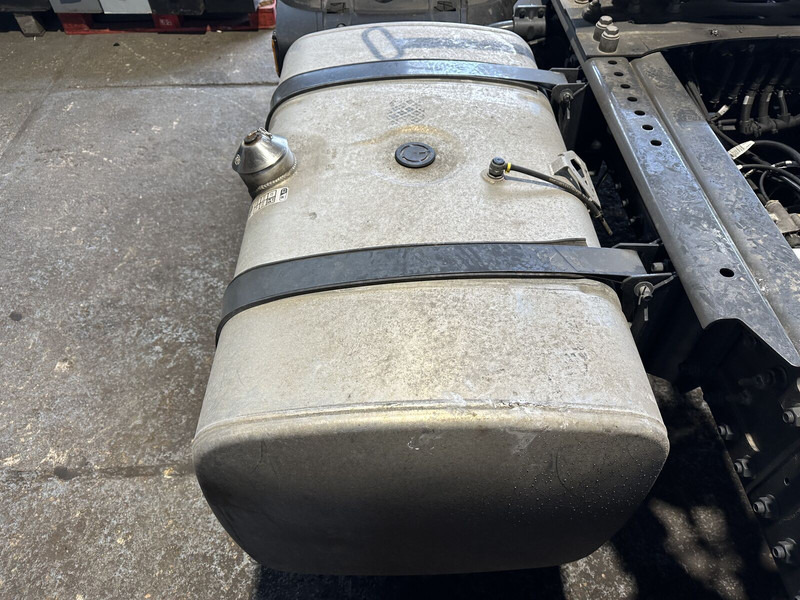 DAF 430L - Brandstoftank voor Vrachtwagen: afbeelding 4 DAF 430L - Brandstoftank voor Vrachtwagen: afbeelding 4