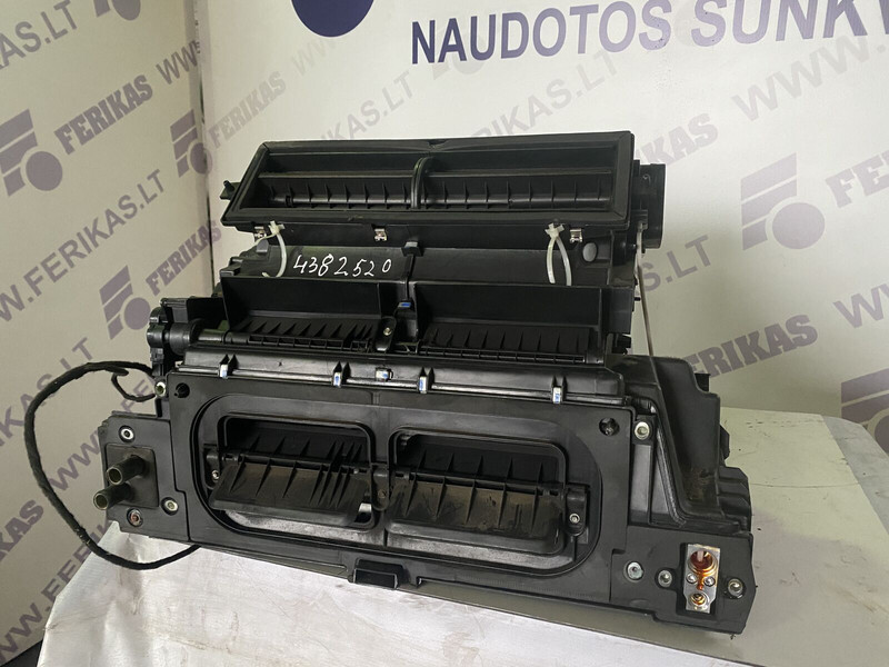 Iveco STRALIS - Verwarming/ Ventilatie voor Vrachtwagen: afbeelding 1 Iveco STRALIS - Verwarming/ Ventilatie voor Vrachtwagen: afbeelding 1