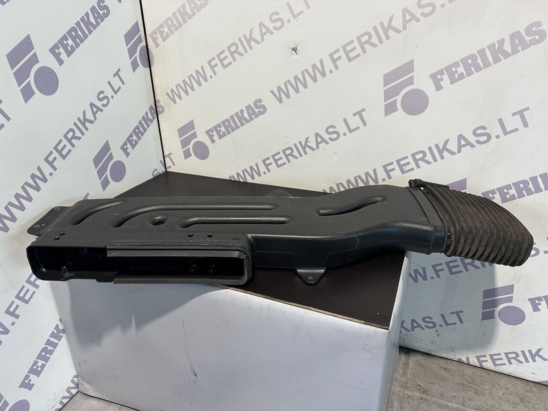 MAN TGX - Luchtinlaatpijp voor Vrachtwagen: afbeelding 1 MAN TGX - Luchtinlaatpijp voor Vrachtwagen: afbeelding 1