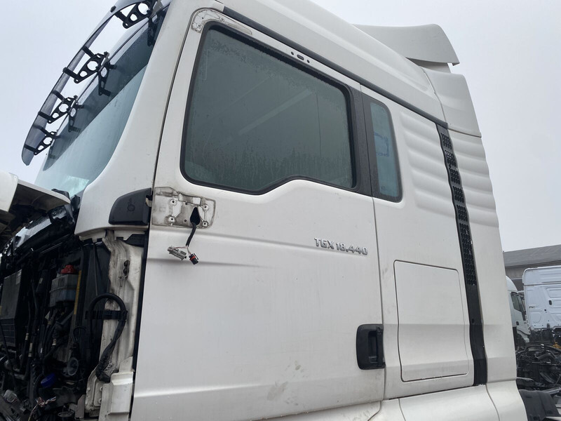 MAN TGX - Deur en onderdelen voor Vrachtwagen: afbeelding 1 MAN TGX - Deur en onderdelen voor Vrachtwagen: afbeelding 1