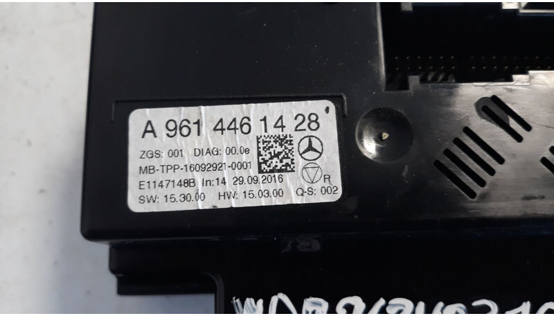 Mercedes-Benz AAC operating unit - Instrumentenpaneel voor Vrachtwagen: afbeelding 3 Mercedes-Benz AAC operating unit - Instrumentenpaneel voor Vrachtwagen: afbeelding 3