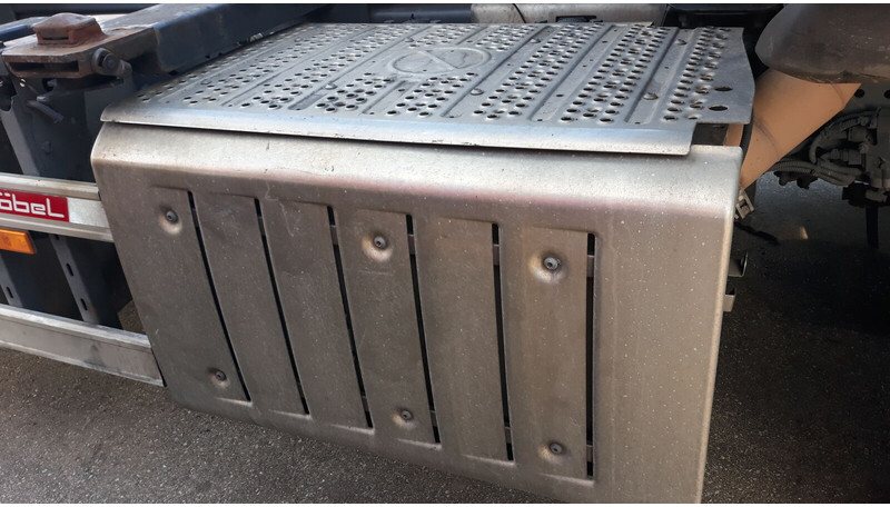 Mercedes-Benz Actros MP4 - Katalysator voor Vrachtwagen: afbeelding 1 Mercedes-Benz Actros MP4 - Katalysator voor Vrachtwagen: afbeelding 1