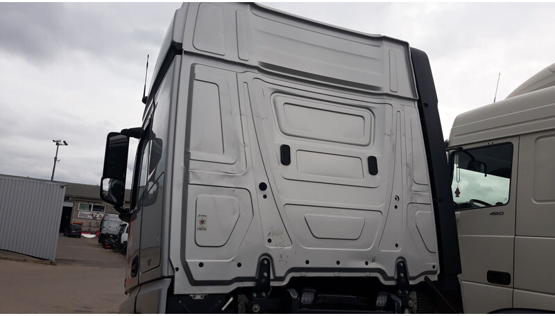 Mercedes-Benz Actros MP4 - Cabine en interieur voor Vrachtwagen: afbeelding 4 Mercedes-Benz Actros MP4 - Cabine en interieur voor Vrachtwagen: afbeelding 4