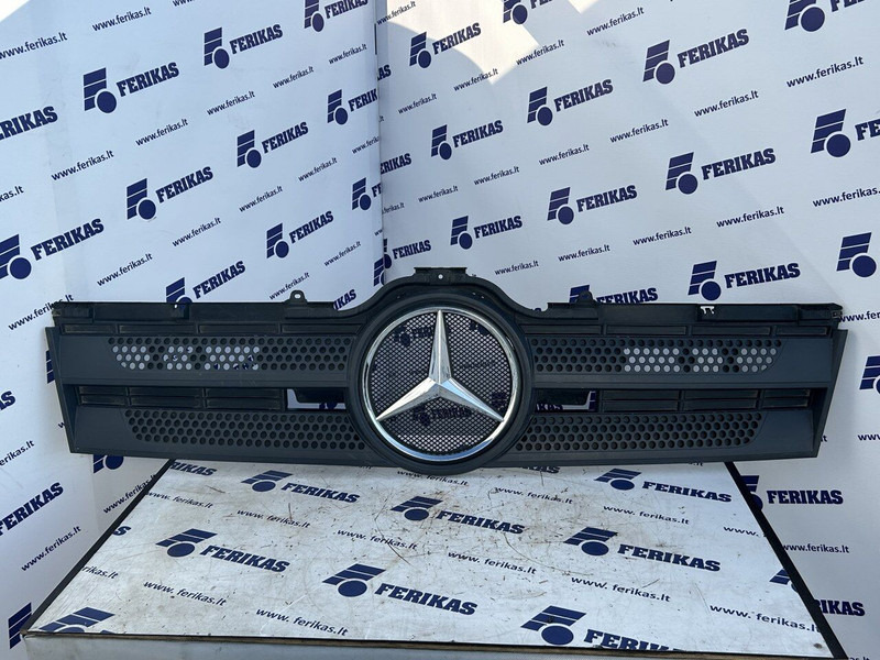 Mercedes-Benz bonnet grill - Motorkap voor Vrachtwagen: afbeelding 1 Mercedes-Benz bonnet grill - Motorkap voor Vrachtwagen: afbeelding 1