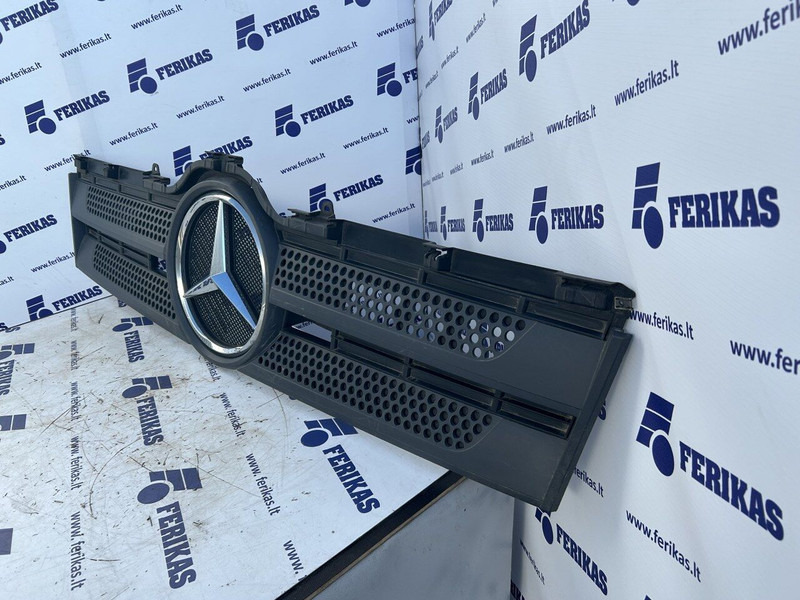 Mercedes-Benz bonnet grill - Motorkap voor Vrachtwagen: afbeelding 3 Mercedes-Benz bonnet grill - Motorkap voor Vrachtwagen: afbeelding 3