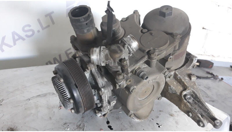 Mercedes-Benz oil coolant module - Oliekoeler voor Vrachtwagen: afbeelding 2 Mercedes-Benz oil coolant module - Oliekoeler voor Vrachtwagen: afbeelding 2