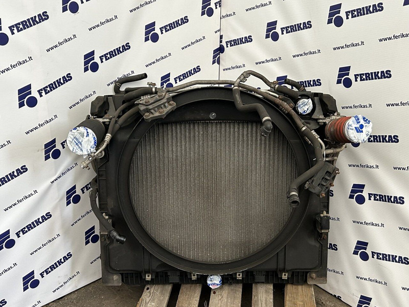 Mercedes-Benz radiators set - Radiateur voor Vrachtwagen: afbeelding 4 Mercedes-Benz radiators set - Radiateur voor Vrachtwagen: afbeelding 4