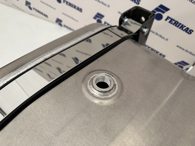 Onbekend - Hydrauliektank voor Vrachtwagen: afbeelding 5 Onbekend - Hydrauliektank voor Vrachtwagen: afbeelding 5