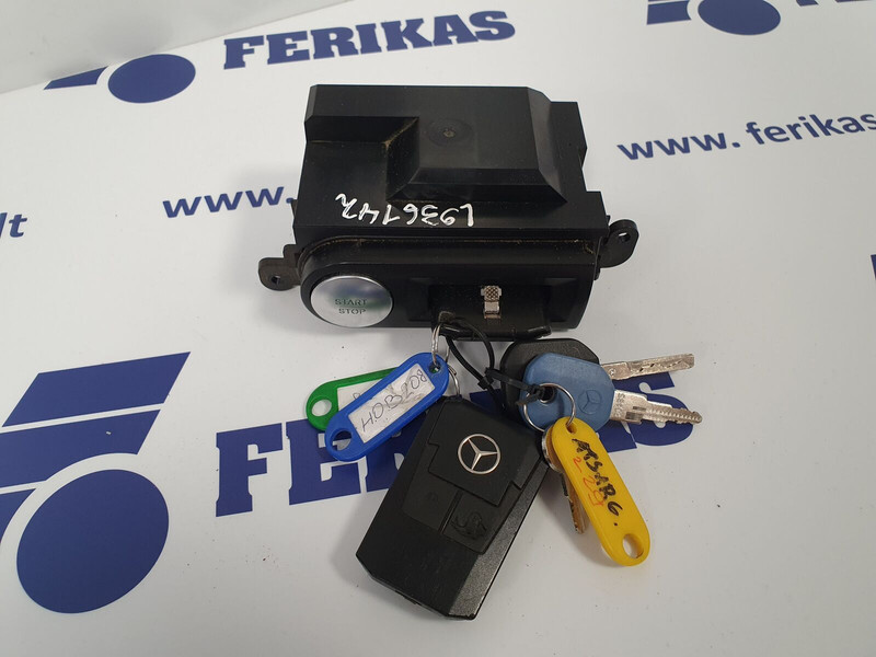 Mercedes-Benz ignition lock with keys - Onderdelen voor Vrachtwagen: afbeelding 1 Mercedes-Benz ignition lock with keys - Onderdelen voor Vrachtwagen: afbeelding 1