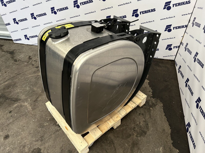 Renault 210L 710x690x530 - Brandstoftank voor Vrachtwagen: afbeelding 3 Renault 210L 710x690x530 - Brandstoftank voor Vrachtwagen: afbeelding 3