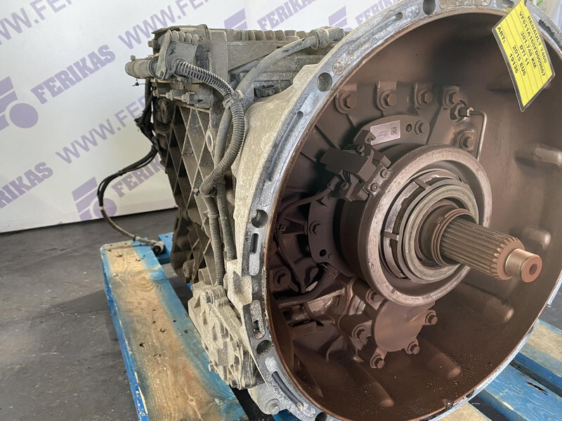 Renault T AT2412E gearbox with retarder - Versnellingsbak voor Vrachtwagen: afbeelding 4 Renault T AT2412E gearbox with retarder - Versnellingsbak voor Vrachtwagen: afbeelding 4