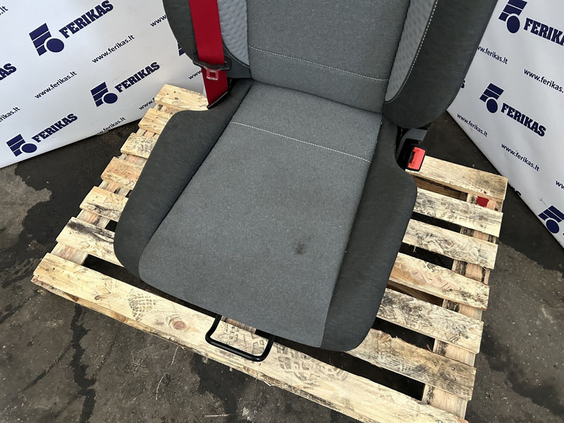 Renault passenger seat - Zitplaats voor Vrachtwagen: afbeelding 4 Renault passenger seat - Zitplaats voor Vrachtwagen: afbeelding 4