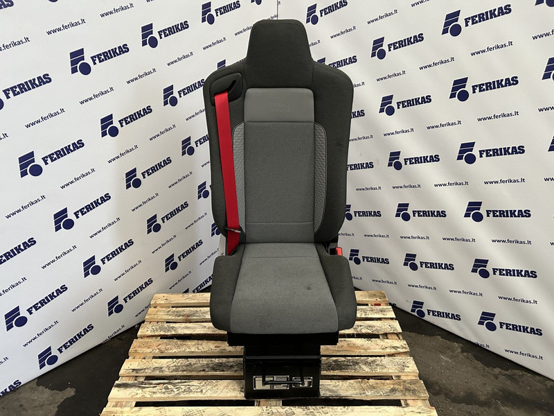 Renault passenger seat - Zitplaats voor Vrachtwagen: afbeelding 1 Renault passenger seat - Zitplaats voor Vrachtwagen: afbeelding 1
