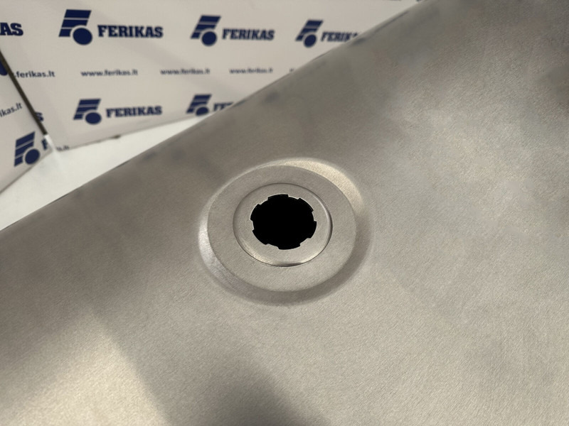 Volvo VOLVO RENAULT - Brandstoftank voor Vrachtwagen: afbeelding 5 Volvo VOLVO RENAULT - Brandstoftank voor Vrachtwagen: afbeelding 5