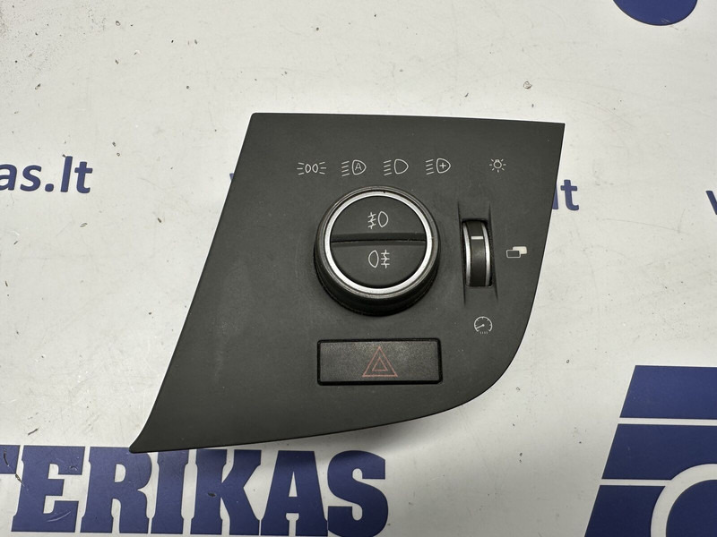 Volvo lights control panel - Instrumentenpaneel voor Vrachtwagen: afbeelding 1 Volvo lights control panel - Instrumentenpaneel voor Vrachtwagen: afbeelding 1