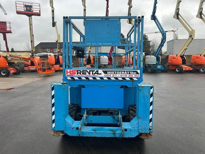 Genie GS2668 RT diesel 4x4 10m (1527) - Schaarlift: afbeelding 4 Genie GS2668 RT diesel 4x4 10m (1527) - Schaarlift: afbeelding 4