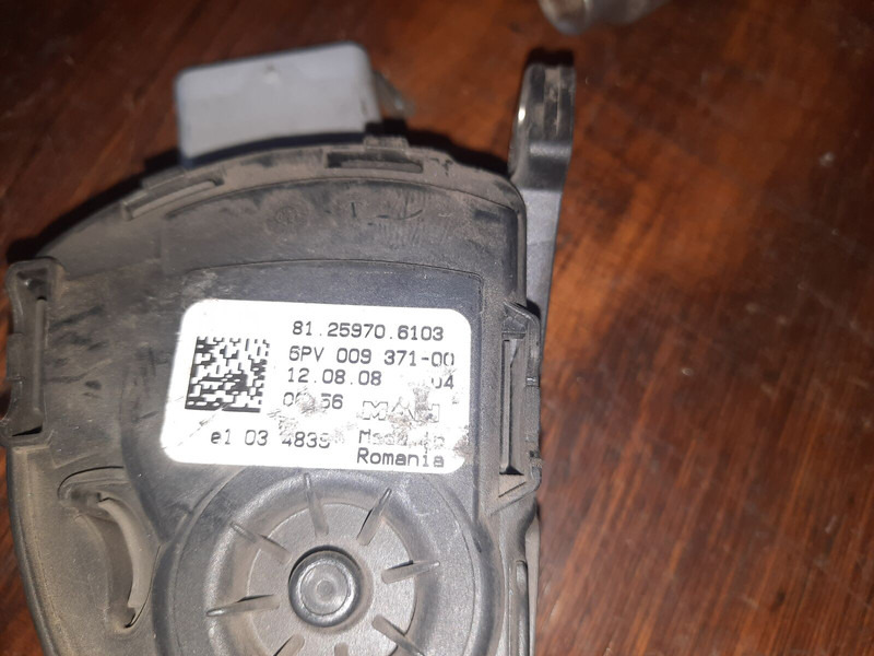 MAN - Pedaal: afbeelding 3 MAN - Pedaal: afbeelding 3