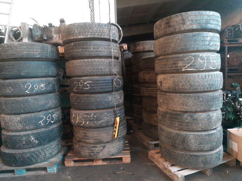 Michelin 295*80R22.5 255*70 \ 275*70* 265\70R19.5 - Band voor Vrachtwagen: afbeelding 2 Michelin 295*80R22.5 255*70 \ 275*70* 265\70R19.5 - Band voor Vrachtwagen: afbeelding 2